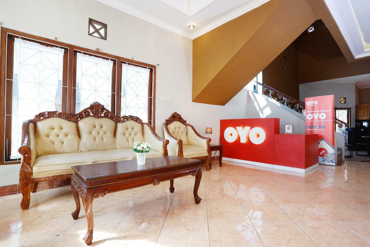 Oyo 1072 Kampung Condro Wulan Guesthouse Maguwo Exterior foto